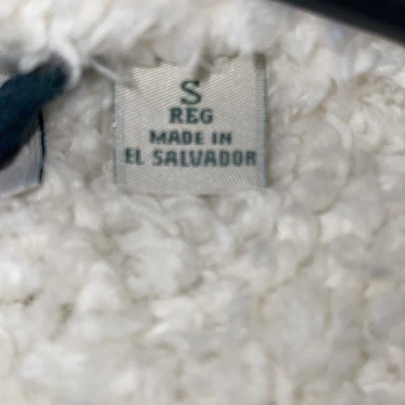 L.L. Bean men’s robe. - Picture 9 of 11